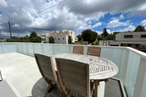 Nice 68 m with terrace near the natural park